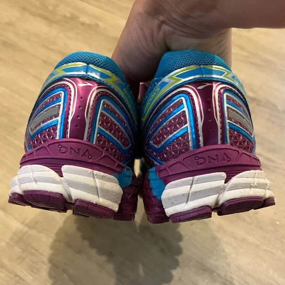 Brooks Blue and Pink Adrenaline GTS Athletic Running Shoes 9 - Picture 4 of 16